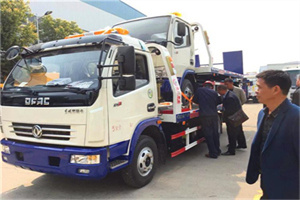松桃汽车道路救援拖车价格